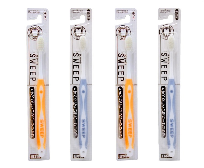 Компактная 4-х рядная зубная щетка EBISU с плотными пучками щетинок и прорезиненной ручкой  для максимального очищения  (жесткая), 1 шт.