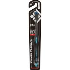Зубная щетка DENTALPRO с компактной головкой с коллоидной керамикой Black Diamond (средней жесткости) DC12, блистер, 1 шт.