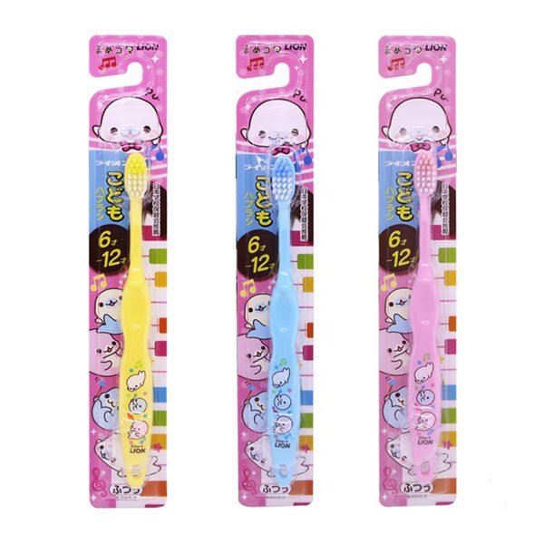 Детская зубная щетка LION Аниме - Нерпочки (от 6 до 12 лет, средней жесткости) 1 шт.