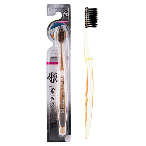 Зубная щетка MEDICARE Charcoal toothbrush с частицами древесного угля и двухуровневой щетиной (средне-жесткая),1 шт.