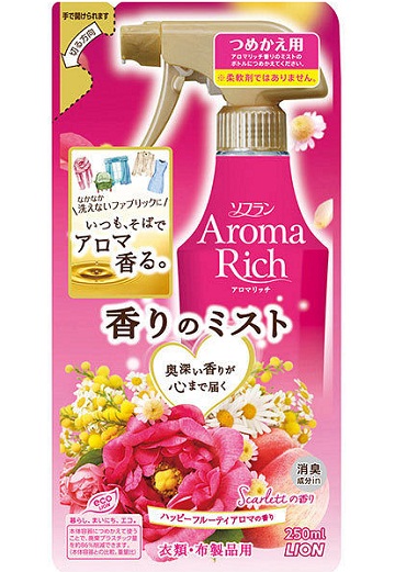 Кондиционер-спрей для белья LION Scarlet с парфюмерным ароматом цветов и спелых фруктов 250 мл