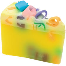 Мыло BOMB COSMETICS в форме тортика пина пината, 100 г