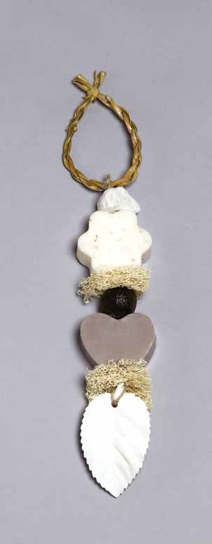 Тресс-саше декоративное Label Provence Nature (Белый цветок, серое сердечко, медальон лепесток), 1 шт.