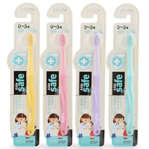 Зубная щетка детская CJ Lion Kids Safe с нано-серебряным покрытием №1 (от 0 до 3 лет), 1 шт. 